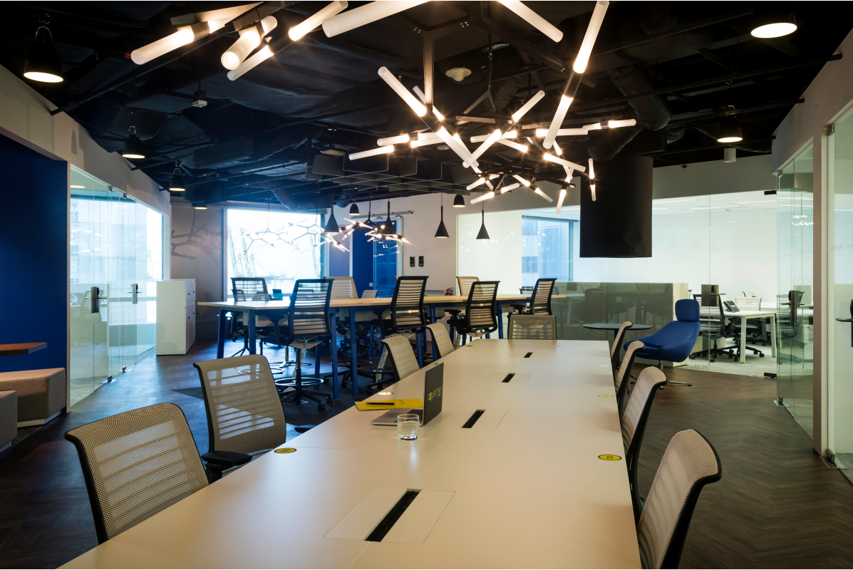 Giải pháp chiếu sáng cho các công lớn và công trình thương mại với Lutron Athena